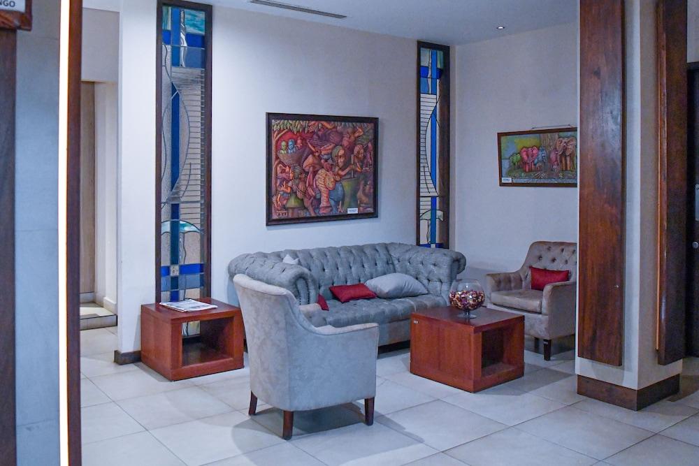 Hillpark Hotel Nairobi Buitenkant foto